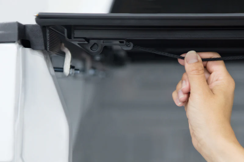 Access LOMAX Pro Series Tri-Fold Cover 2020 Jeep Gladiator 5ft Box (w/Trail Rail) - Blk Diamond Mist - Image 26