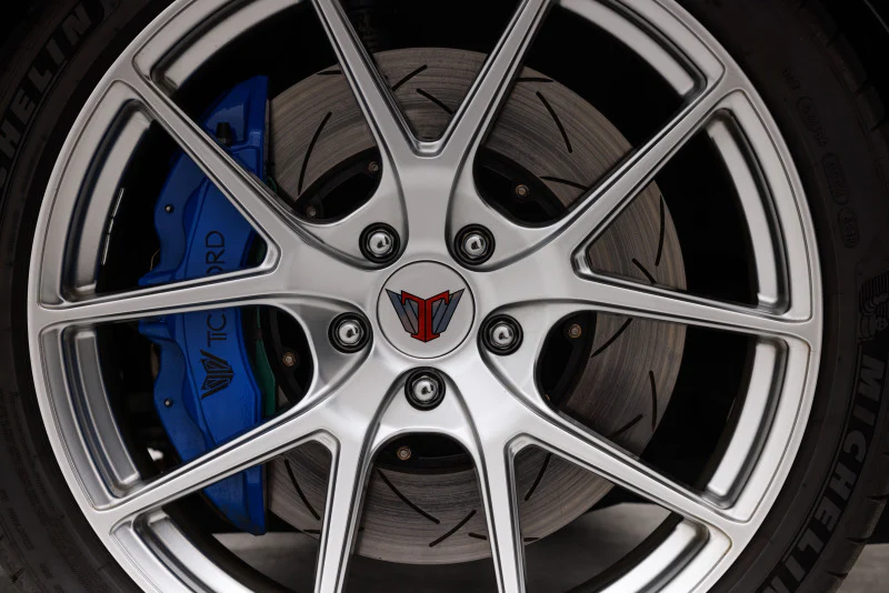 DBA 2009+ AC MK VI 6.2/6.2 Supercharged Drilled & Slotted 5000 Series XS Rotor - Image 2