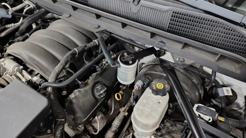 J&L 14-18 Chevy Silverado 1500 / 14-18 GMC Sierra 1500 4.3L V6 Oil Separator - Clear Anodized - Image 2