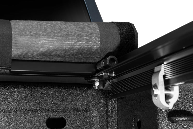 Lund 07-17 Chevy Silverado 1500 (6.5ft. Bed) Genesis Elite Roll Up Tonneau Cover - Black - Image 10