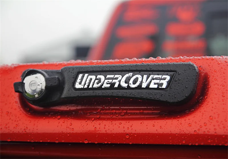 UnderCover 19-20 GMC Sierra 1500 (w/o MultiPro TG) 6.5ft Elite LX Bed Cover - Pull Me Over Red - Image 12