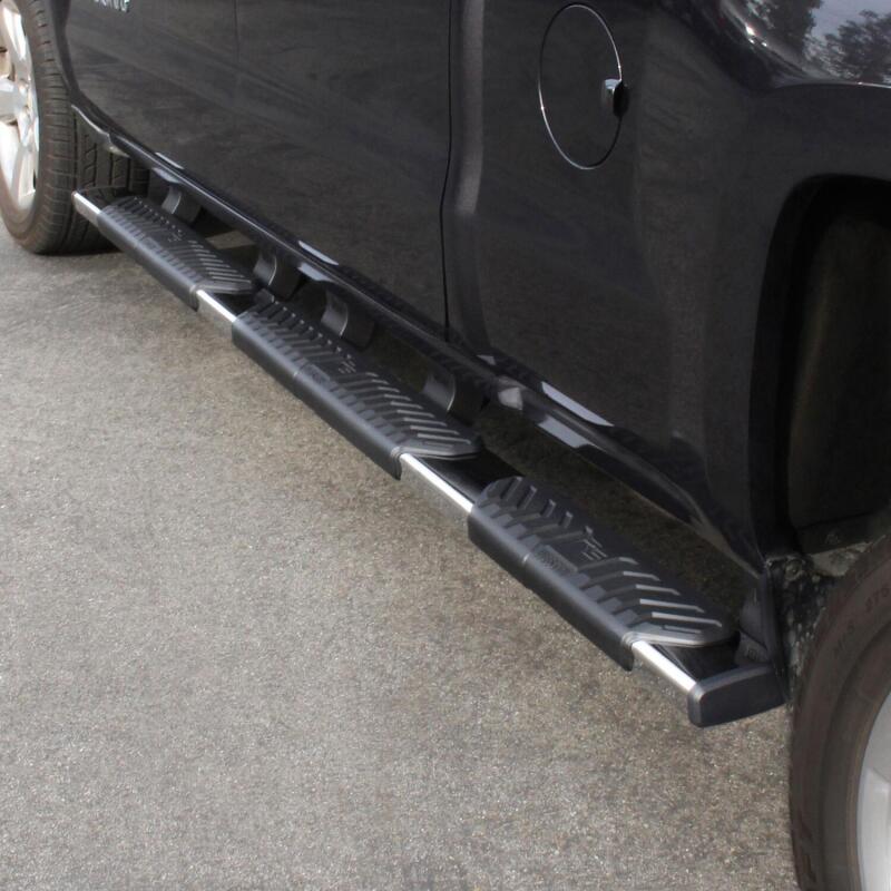 Westin 07-18 Chevrolet Silverado 1500 CC 6.5ft Bed R5 M-Series W2W Nerf Step Bars - Blk - Image 3